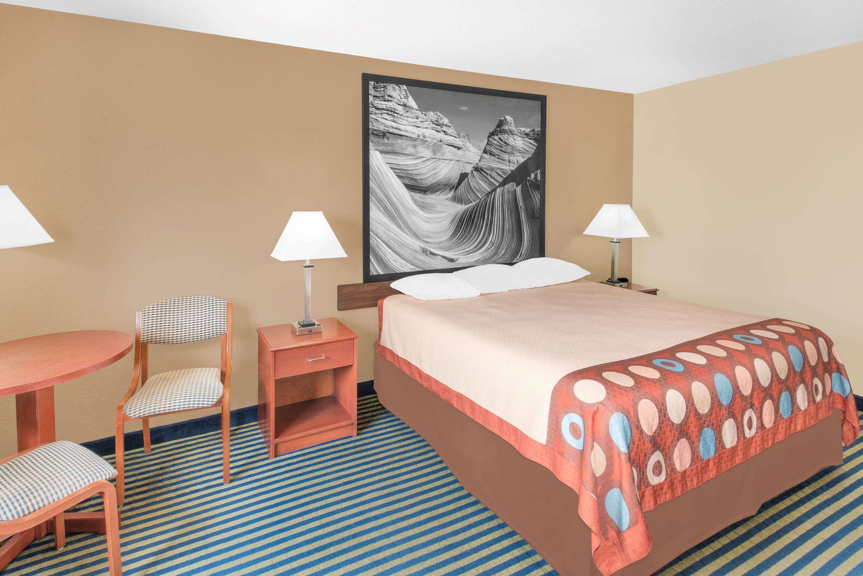Super 8 By Wyndham Marshalltown Eksteriør billede