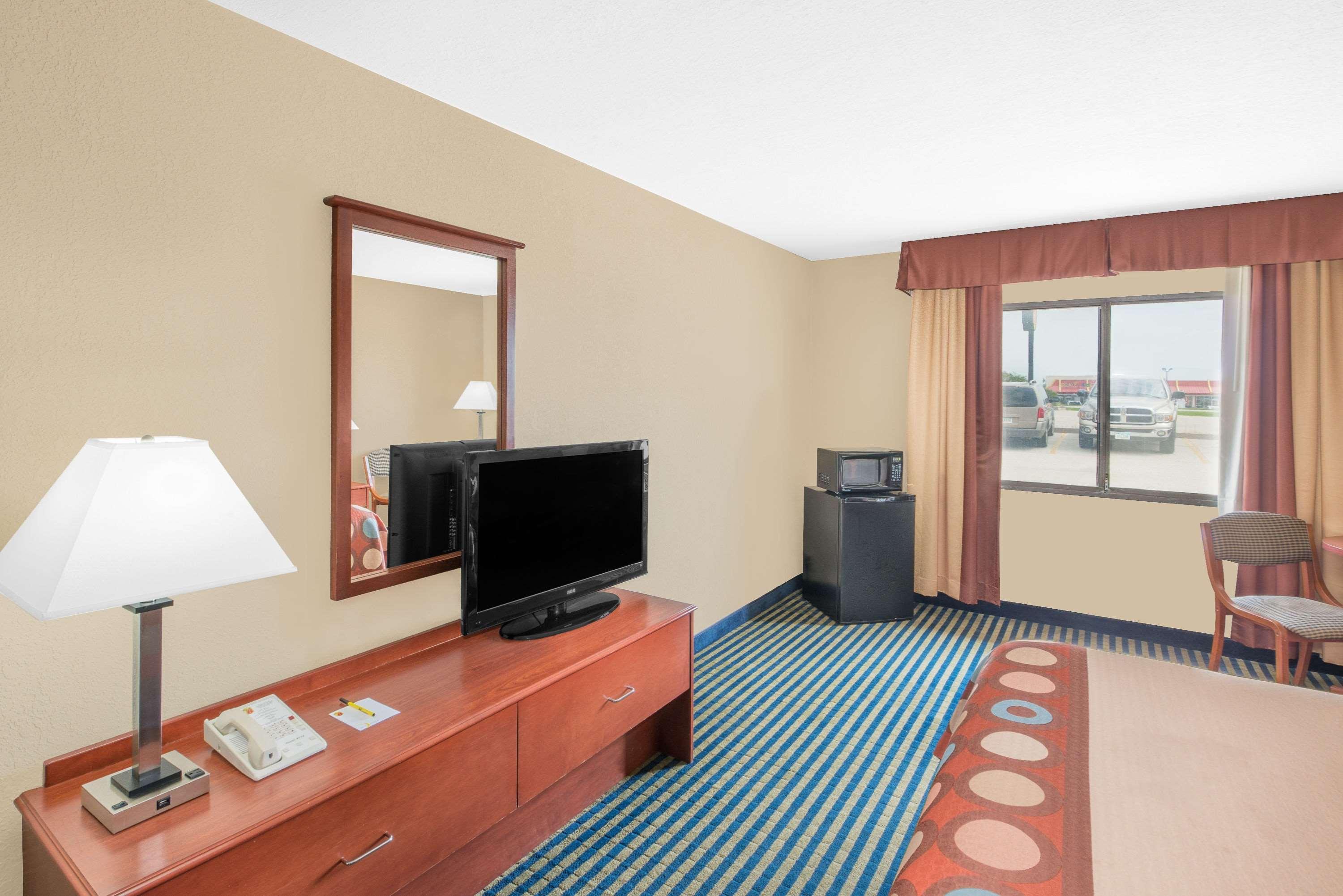 Super 8 By Wyndham Marshalltown Eksteriør billede