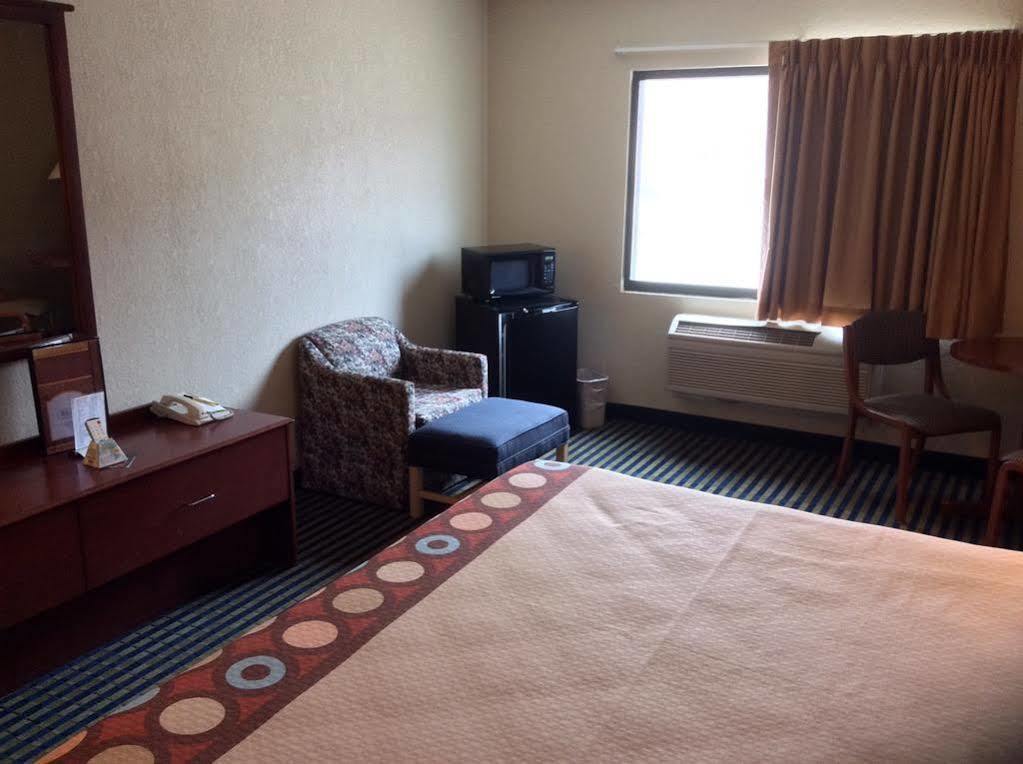Super 8 By Wyndham Marshalltown Eksteriør billede